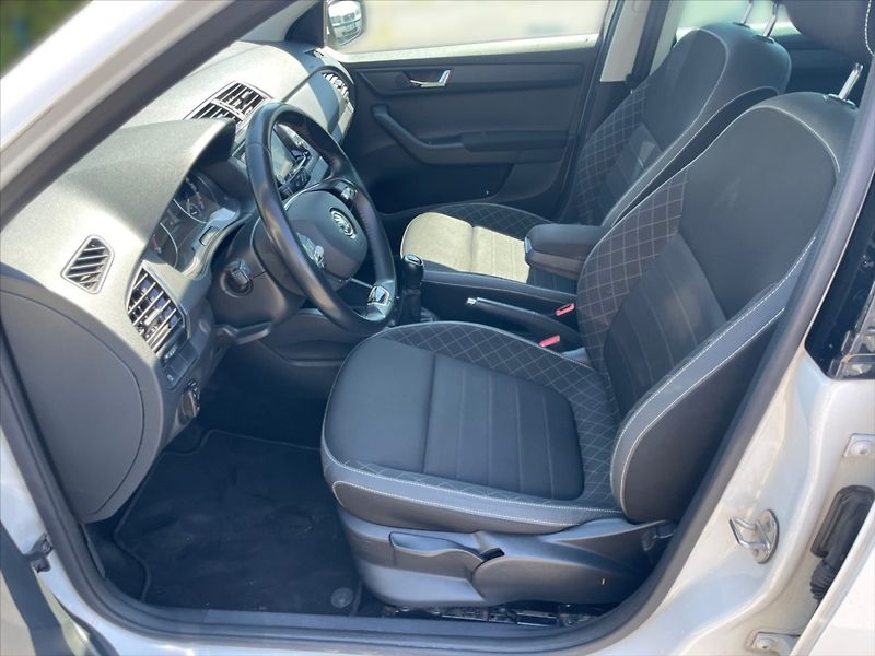 Škoda Fabia 1,0 TSI 70 Ambition - fotka 7 z 11