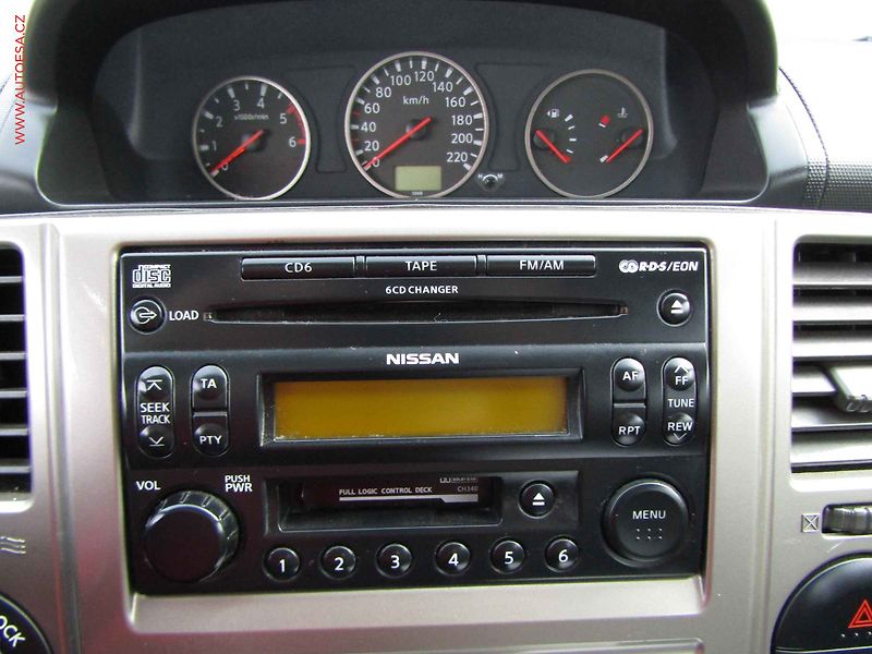 Nissan X-Trail (2004) 2.0 dCi 4x4, 2.maj,ČR, Ac - fotka 13 z 21