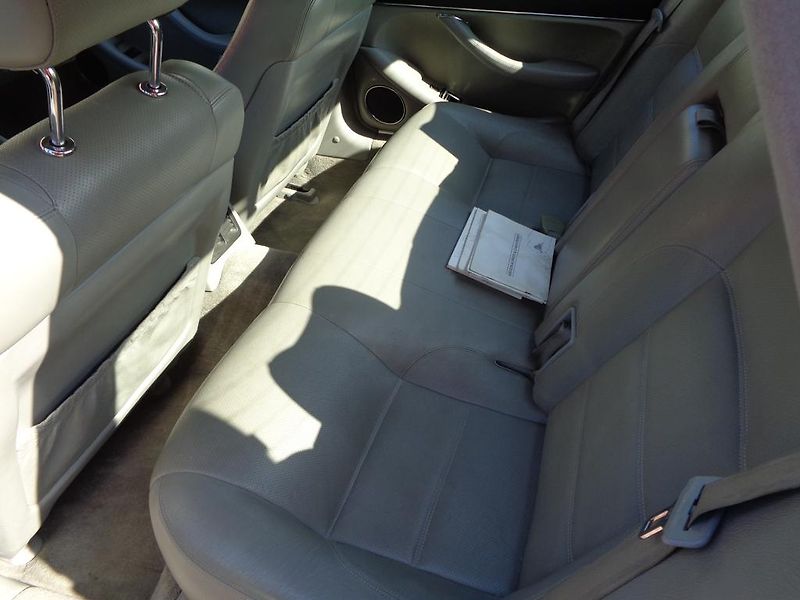 Jaguar XJ6 (1996) 3.2 SOVEREIGN 155kW - fotka 9 z 10