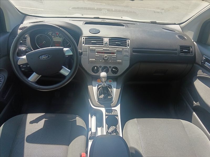 Ford Kuga 2,0 TDCi - fotka 16 z 21