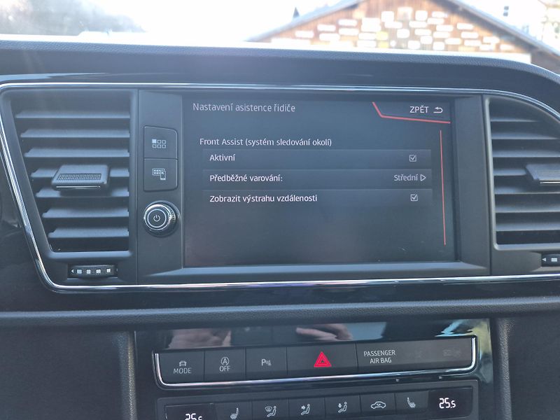 Seat Leon ST FR 2,0TDi 110kw DSG 18ALU - fotka 23 z 43