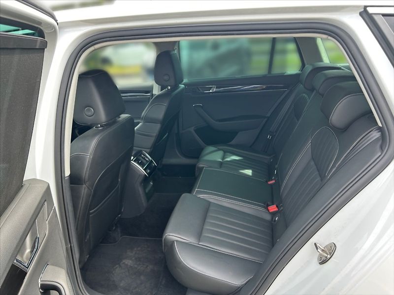 Škoda Superb 2,0 TDI 147 4x4 L&K Aut - fotka 8 z 10