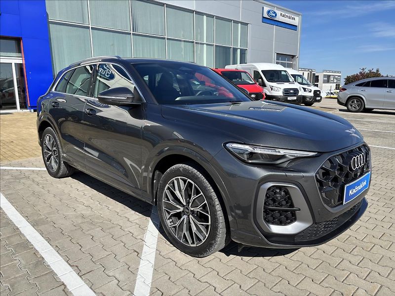 Audi Q5 2,0 TDI 150kW S-Line quattro - fotka 7 z 52