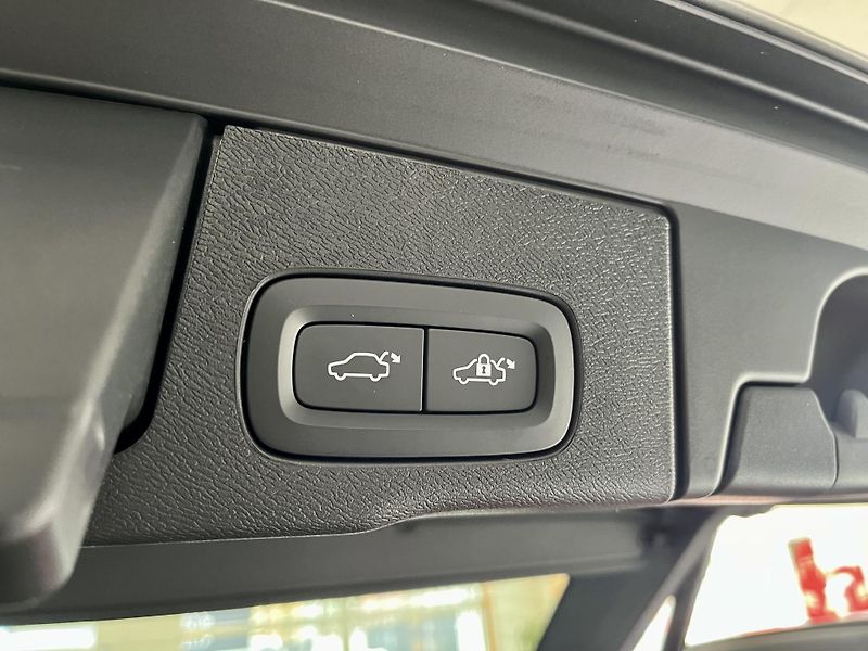 Volvo XC60 T6 AWD Recharge Inscripion - fotka 14 z 27