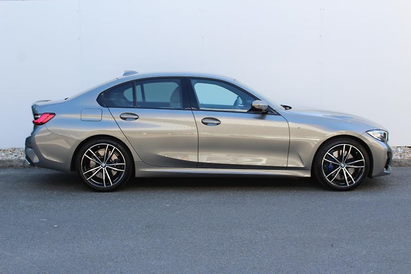 BMW Řada 3 M340i xDrive Sedan - fotka 3 z 25