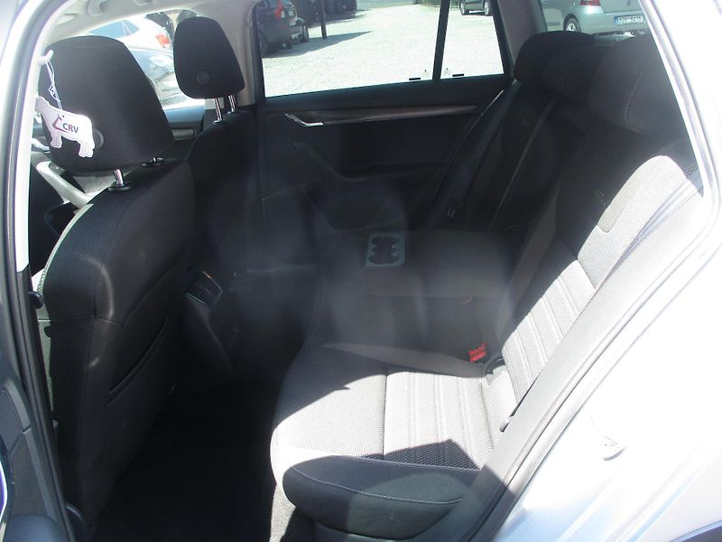 Škoda Octavia 2.0 TDi SCOUT 1.MAJ ČR - fotka 12 z 46