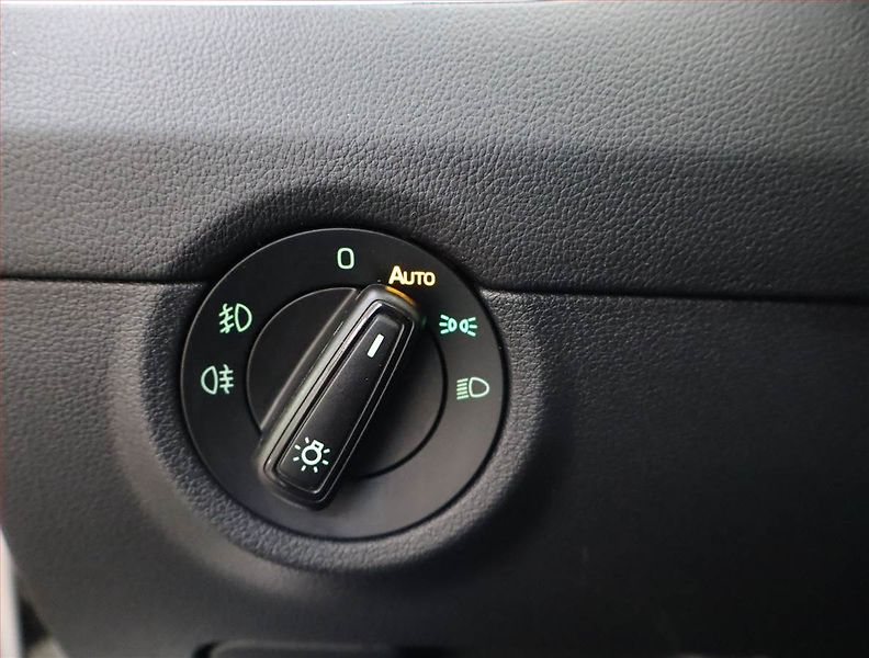 Škoda Octavia (2017) 2.0 TDI, Automat, Navi - fotka 20 z 22