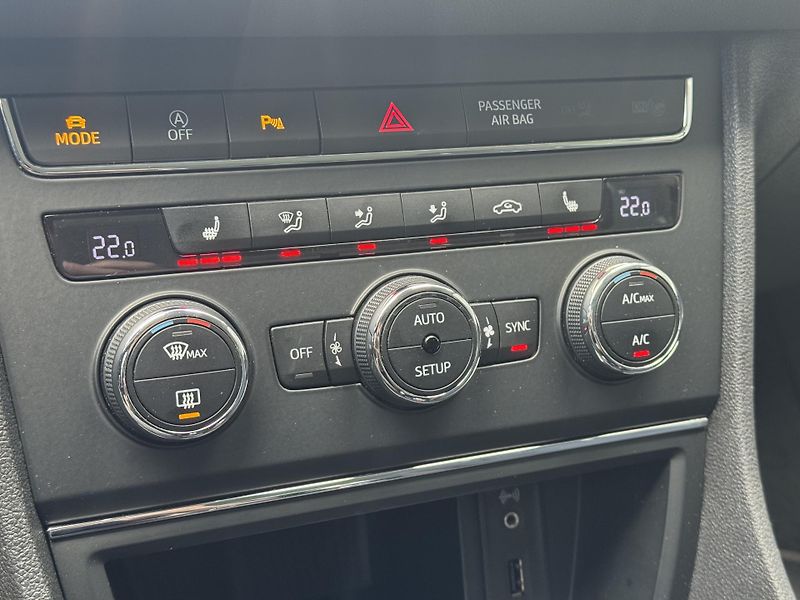 Seat Leon (2016) 1.4TSi 110kW FR, FullLED RZV - fotka 36 z 47