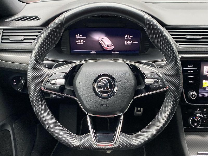 Škoda Superb (2023) Combi 2.0 TDI DSG Sportline - fotka 21 z 33