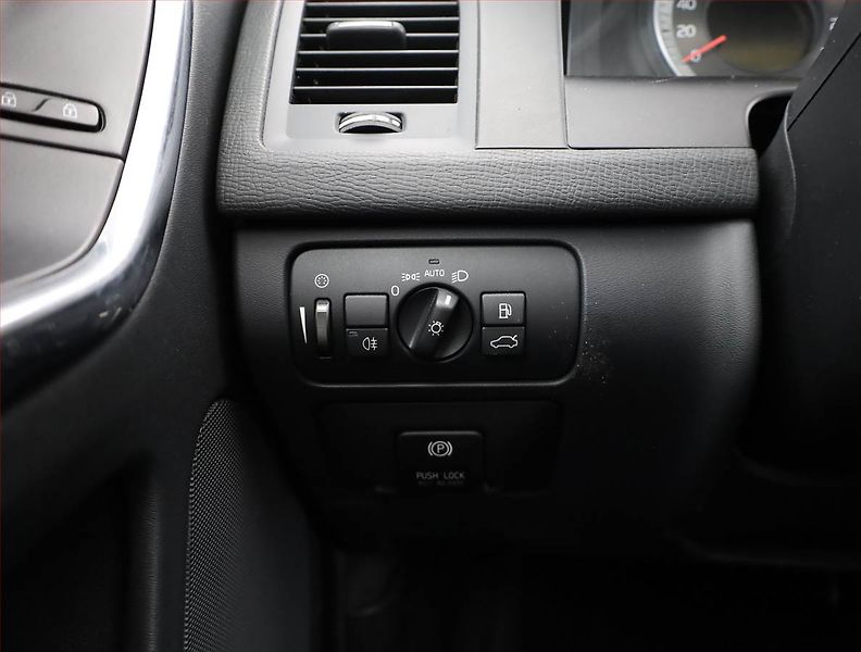 Volvo XC60 (2012) D5, 4X4, Automat, ČR,1.maj - fotka 13 z 16
