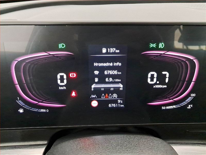 Kia Sportage (2022) 1.6 T-GDI - fotka 11 z 16