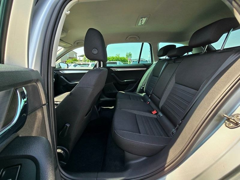 Škoda Octavia (2017) 2.0 TDi 110KW DSG Ambiente - fotka 11 z 21