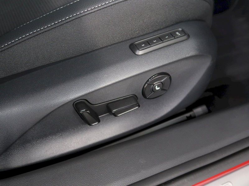 Škoda Superb (2025) SPORTLINE 2.0TDI 142KW 4x4 DSG - fotka 15 z 49
