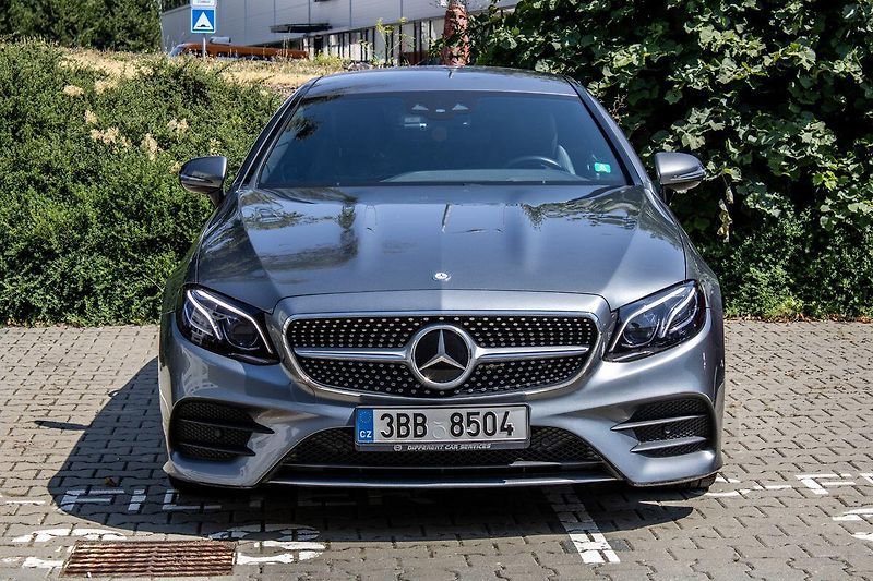 Mercedes-Benz Třídy E D 2017 AT 143kW - fotka 2 z 26