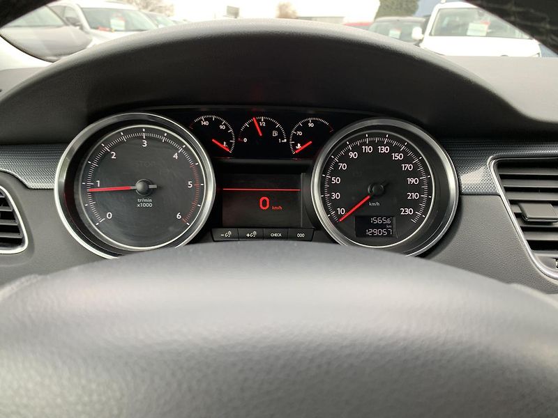 Peugeot 508 SW 2.0HDi PANORAMA NAVI KLIMA - fotka 17 z 45