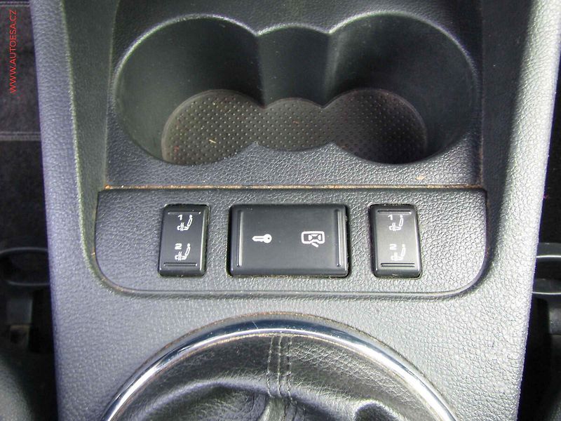 Škoda Roomster (2010) 1.2TSi, 1.maj, Style - fotka 14 z 16