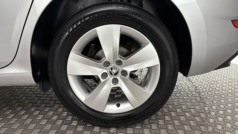 Škoda Scala 1.0 TSI Style - fotka 19 z 26