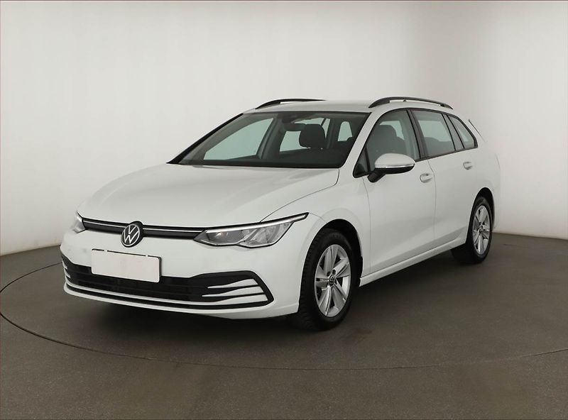 Volkswagen Golf (2024) Life 1.0 TSI - fotka 2 z 19