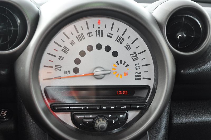 Mini Countryman 1.6i 72kW - fotka 13 z 17