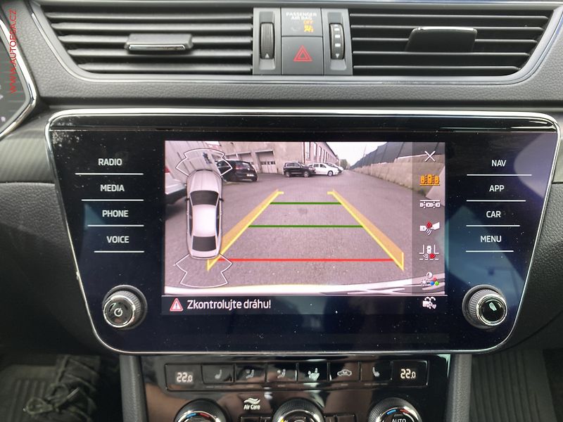 Škoda Superb (2020) 2.0 TDi, ČR, DSG, navi, LED - fotka 18 z 22