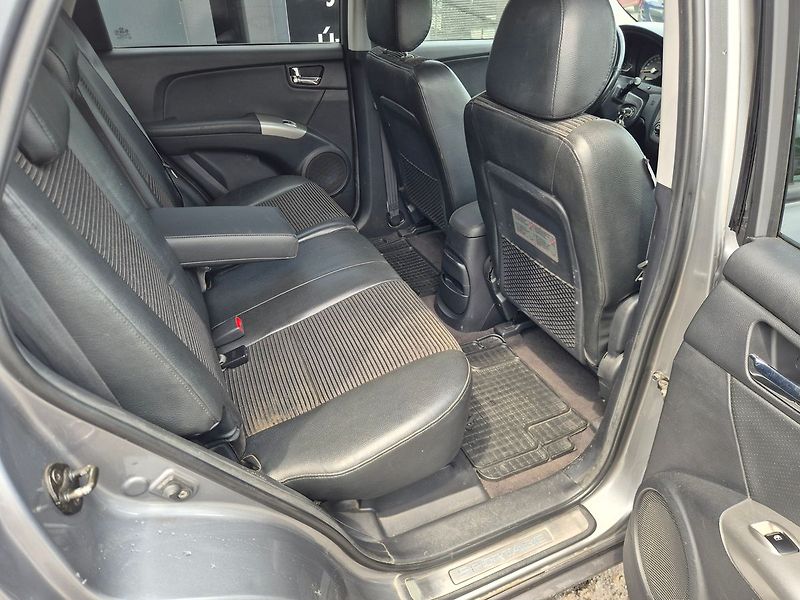 Kia Sportage 2.0i 104Kw 4x4, klima, tažné - fotka 11 z 21
