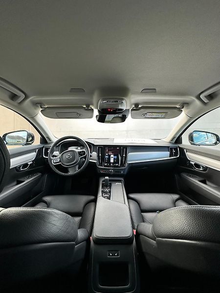 Volvo V90 (2021) B4/360KAM/H&K/TAŽNÉ/KŮŽE - fotka 8 z 11