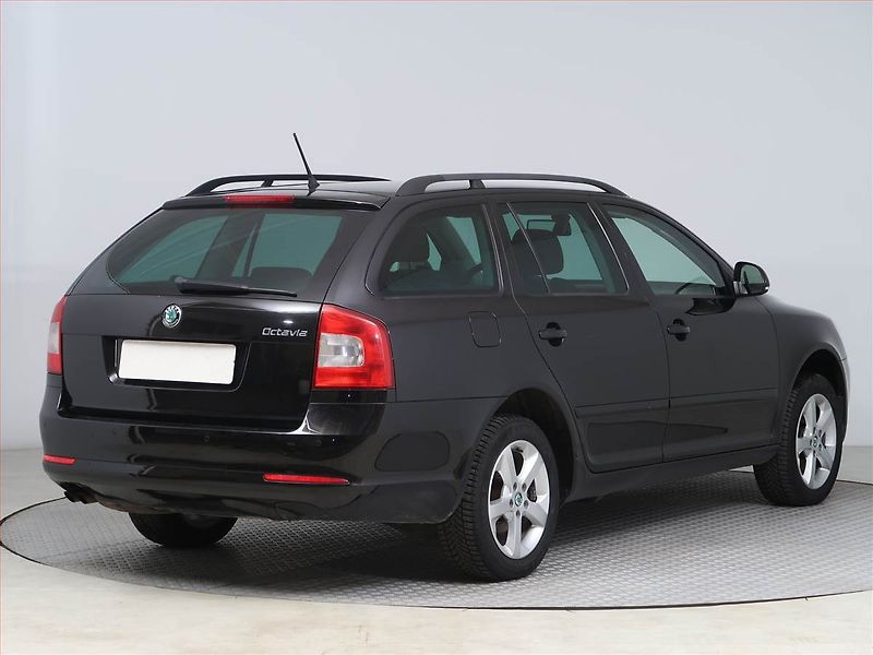 Škoda Octavia (2011) 1.6 TDI 4x4, 4X4, Tempomat - fotka 5 z 14