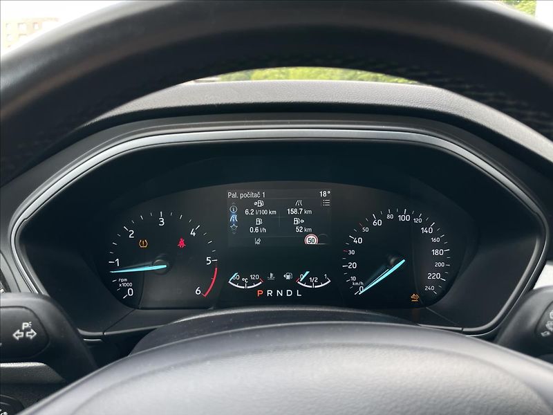 Ford Focus 1,5 Ecoblue AT8 Titanium Style - fotka 9 z 23