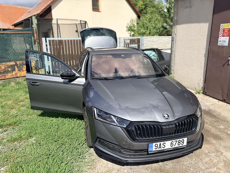 Škoda Octavia (2023) Sportline 1,5 TSI e-TEC - fotka 10 z 17