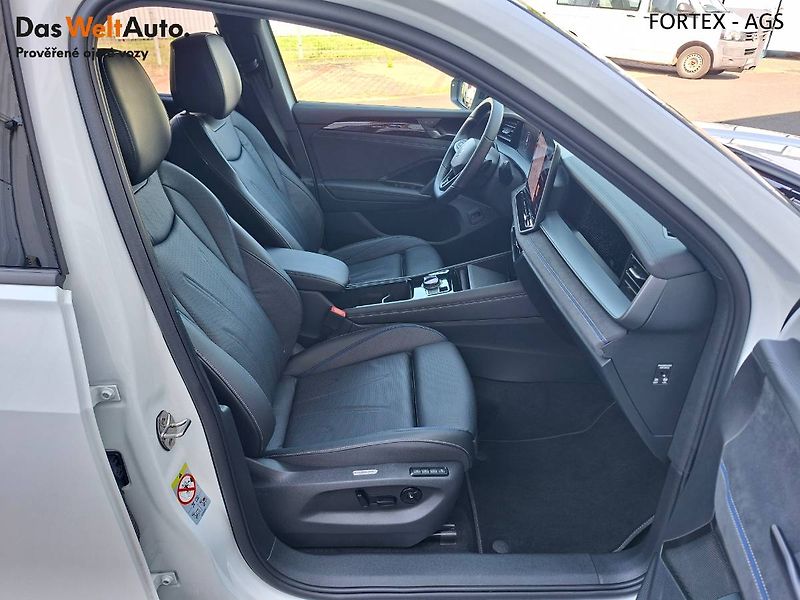 Volkswagen Tayron (2025) R-LINE,2.0 TDI,142kW,4x4,Záruk - fotka 14 z 30