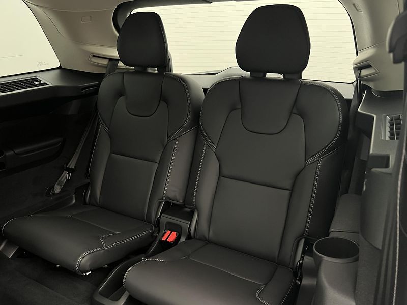 Volvo XC90 (2026) B5 AWD DARK PLUS AUT - fotka 6 z 44