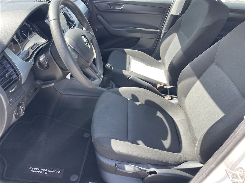 Škoda Fabia 1,0 MPi 44kw Klima ESP Tažné, - fotka 7 z 29