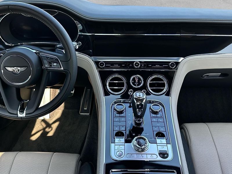 Bentley Continental GT W12 - fotka 9 z 11