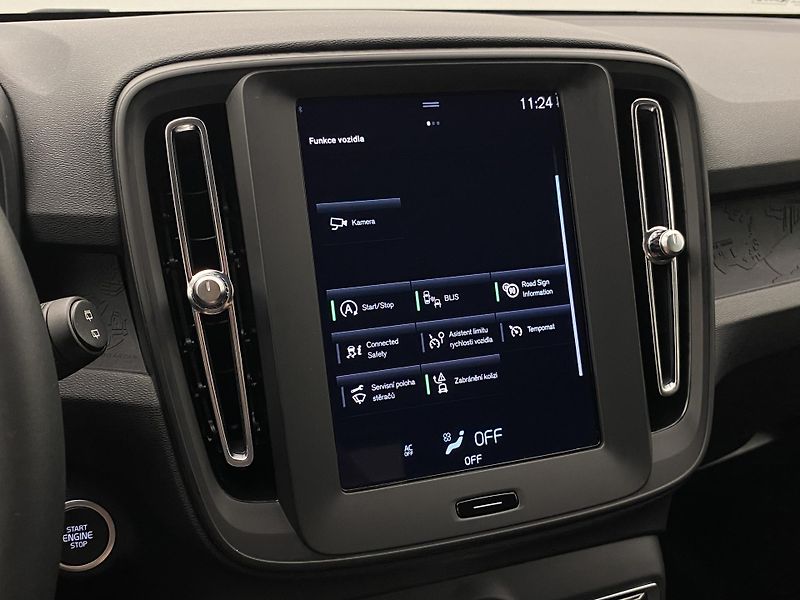 Volvo XC40 T2 ESSENTIAL CZ - fotka 35 z 42