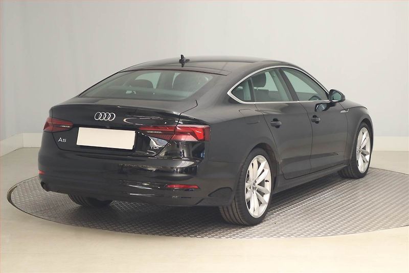 Audi A5 (2018) Sport 2.0 TDI - fotka 5 z 19