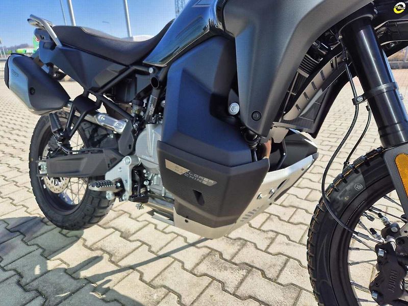 CFMOTO 800 MT (2026) X - fotka 11 z 20