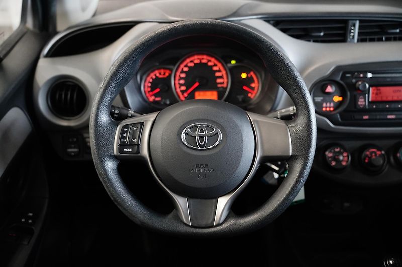 Toyota Yaris - fotka 17 z 23