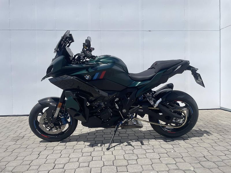 BMW (2026) M 1000 XR - fotka 6 z 13