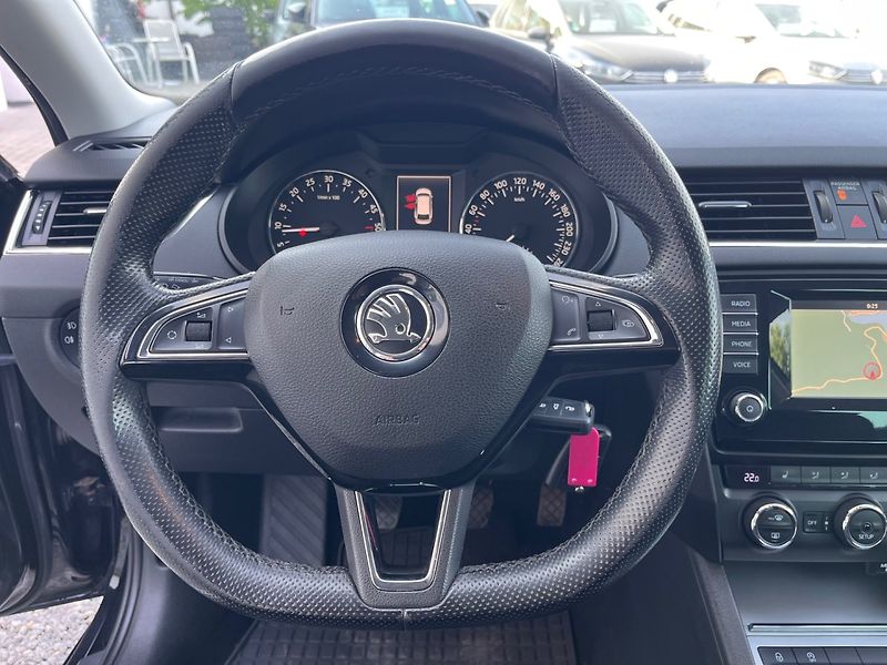 Škoda Octavia (2014) 1.6 TDi 4 x 4 NAVI Sport - fotka 9 z 22