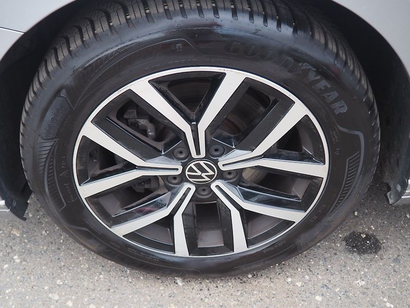 Volkswagen Passat (2020) 2.0TDI, 90kW - fotka 8 z 36