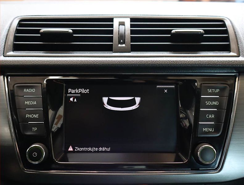 Škoda Fabia (2015) 1.2 TSI, Tempomat - fotka 15 z 18