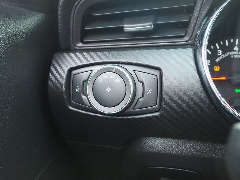Ford Mustang (2015) 3.7i, 224kW, Manuál - fotka 16 z 27
