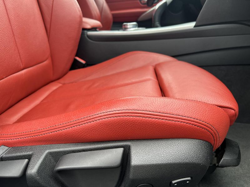 BMW Řada 3 320D M-PAKET X-DRIVE AUTOMAT - fotka 43 z 52