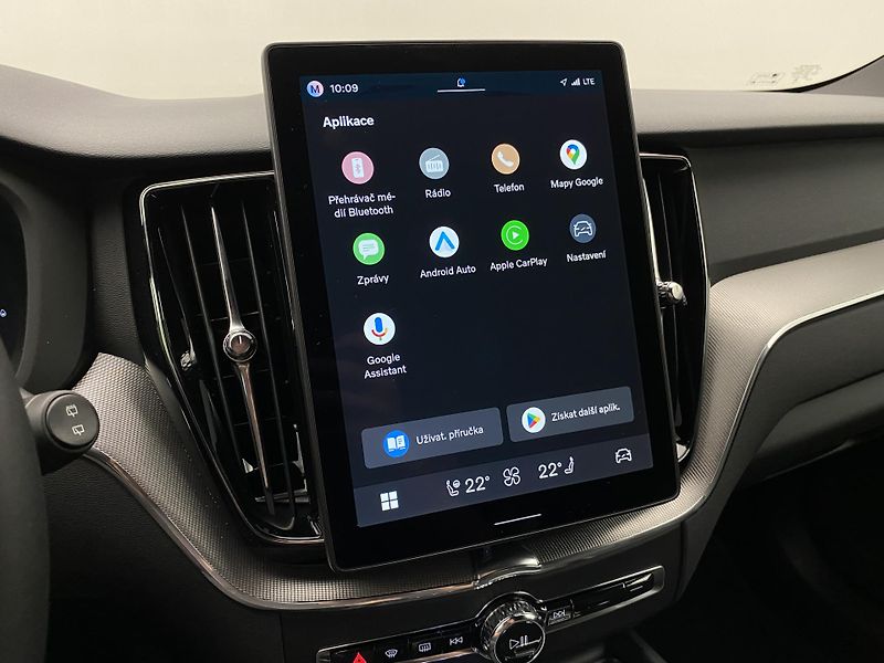 Volvo XC60 T8 AWD RECHARGE BLACK EDITION - fotka 8 z 63