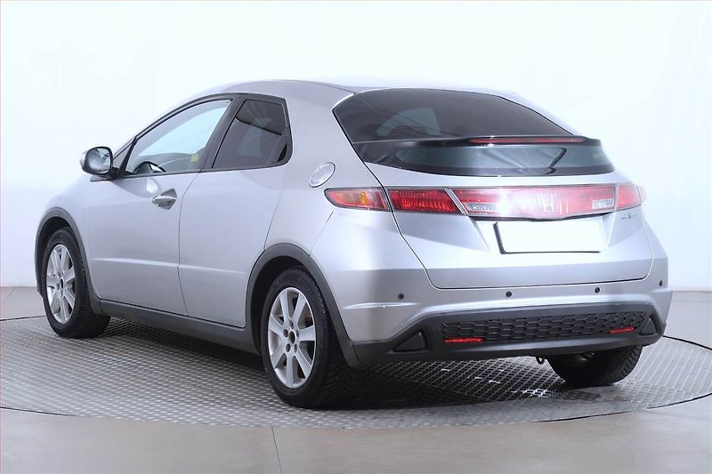 Honda Civic (2007) 1.4 i-DSI, po STK, CZ doklady - fotka 4 z 14