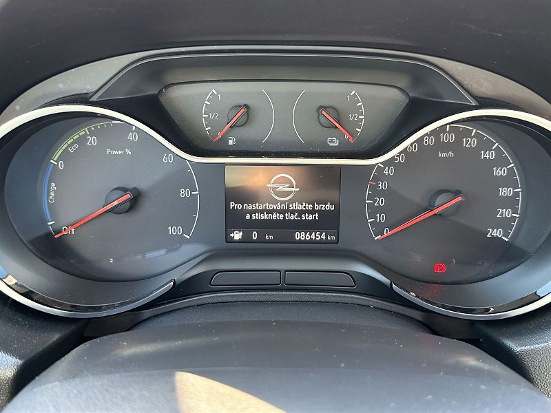 Opel Grandland X (2019) PHEV 1.6 Automat - fotka 6 z 33