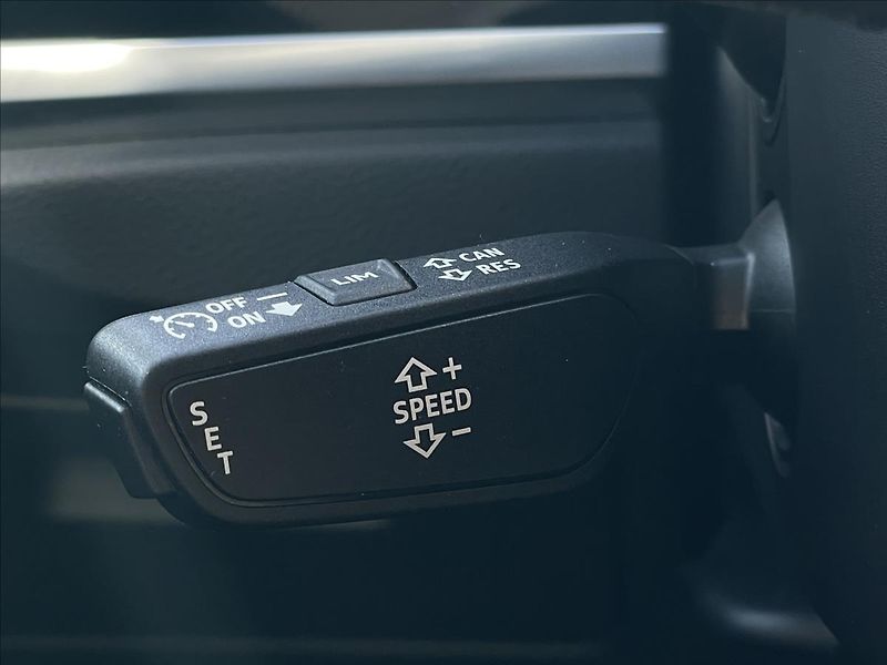 Audi Q3 1,5 35 TFSI S tronic S line LE - fotka 11 z 24