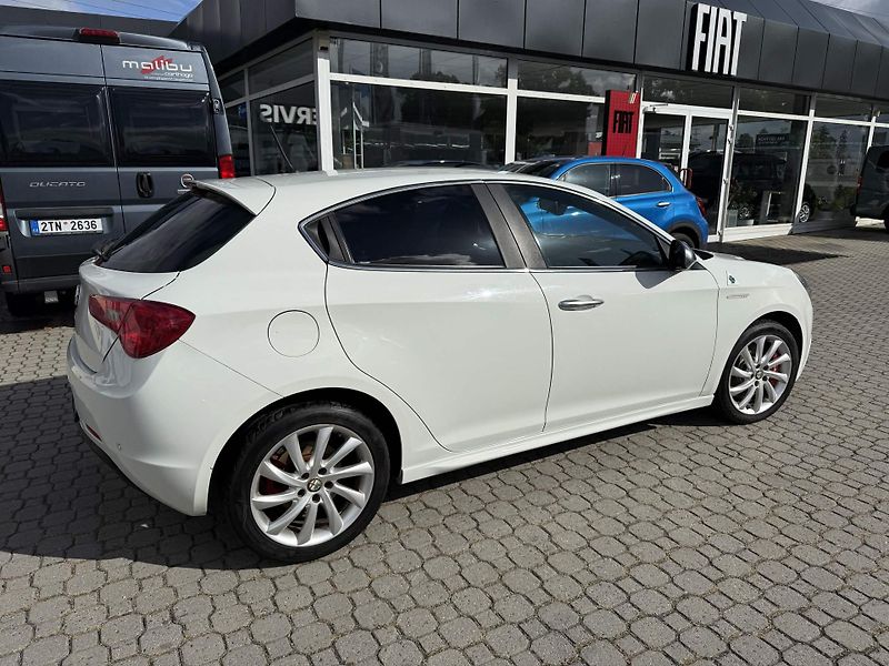 Alfa Romeo Giulietta (2012) 1.4 TB Multiair - fotka 2 z 9
