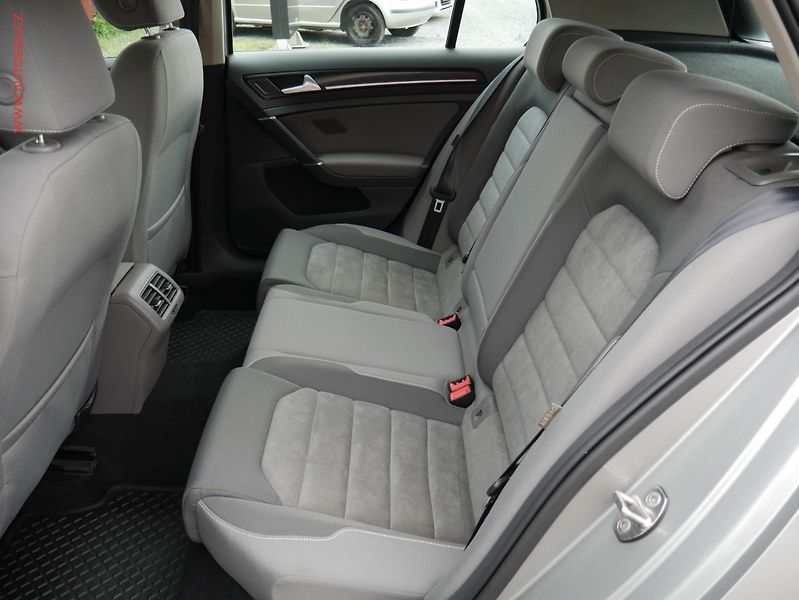 Volkswagen Golf (2013) 1.4 TSi, Highline, bixen - fotka 10 z 16