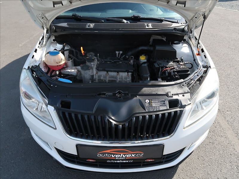 Škoda Fabia 1,2 i,NovéČR,Elegance,aut.klim - fotka 19 z 21